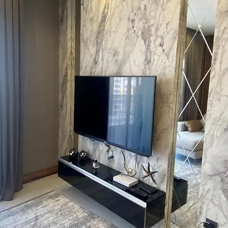 Serenity Apartment *